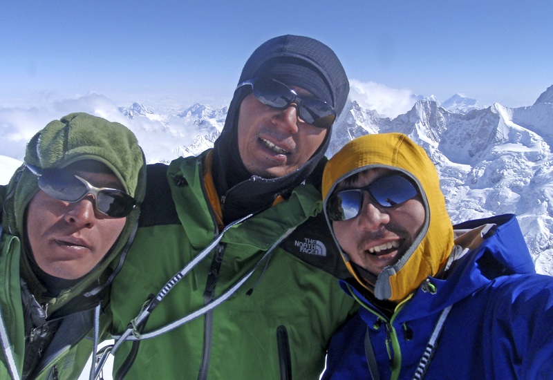 From left to right, Masumoto, Ichimura, and Nagato on summit.