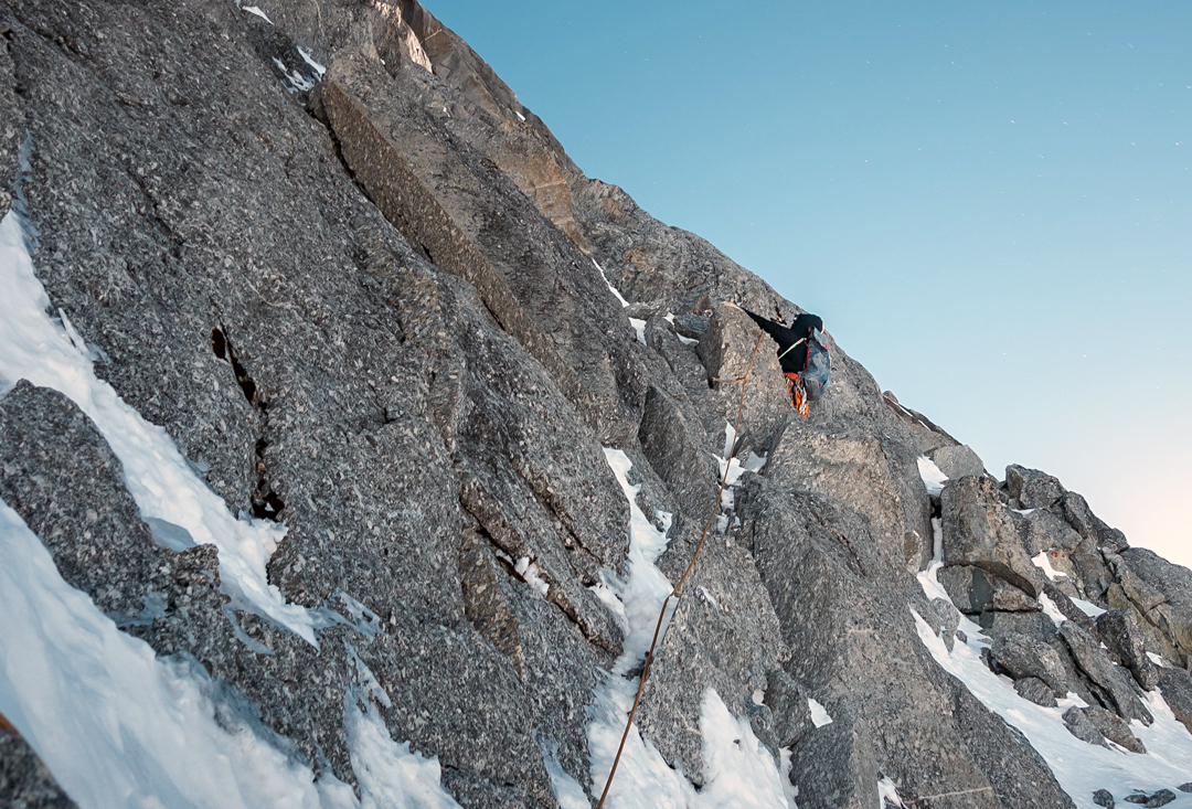 Liu Junfu mixed climbing on the west face of Yangmantai.  