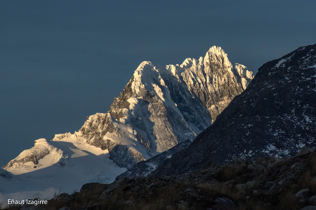 Monte Roncagli (2,251m). The lower summit (west summit) was reached by the Hillebrandt expedition in 1990.