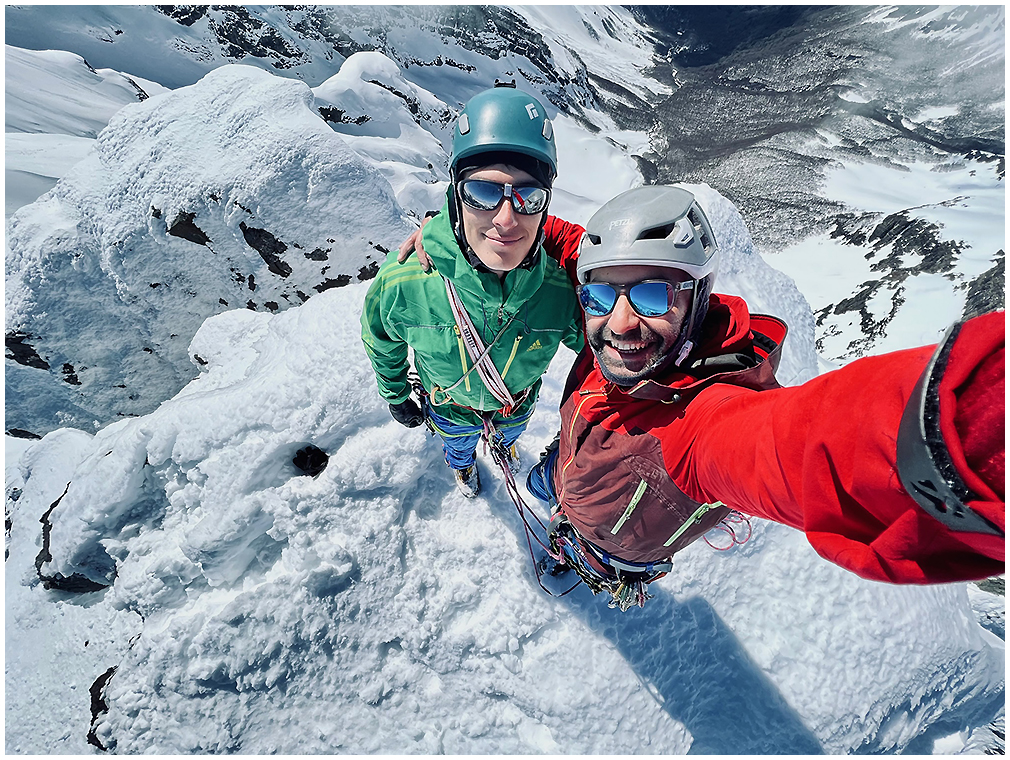 Gustavo Durán and Marco Poblete on top of Punta Rincón.