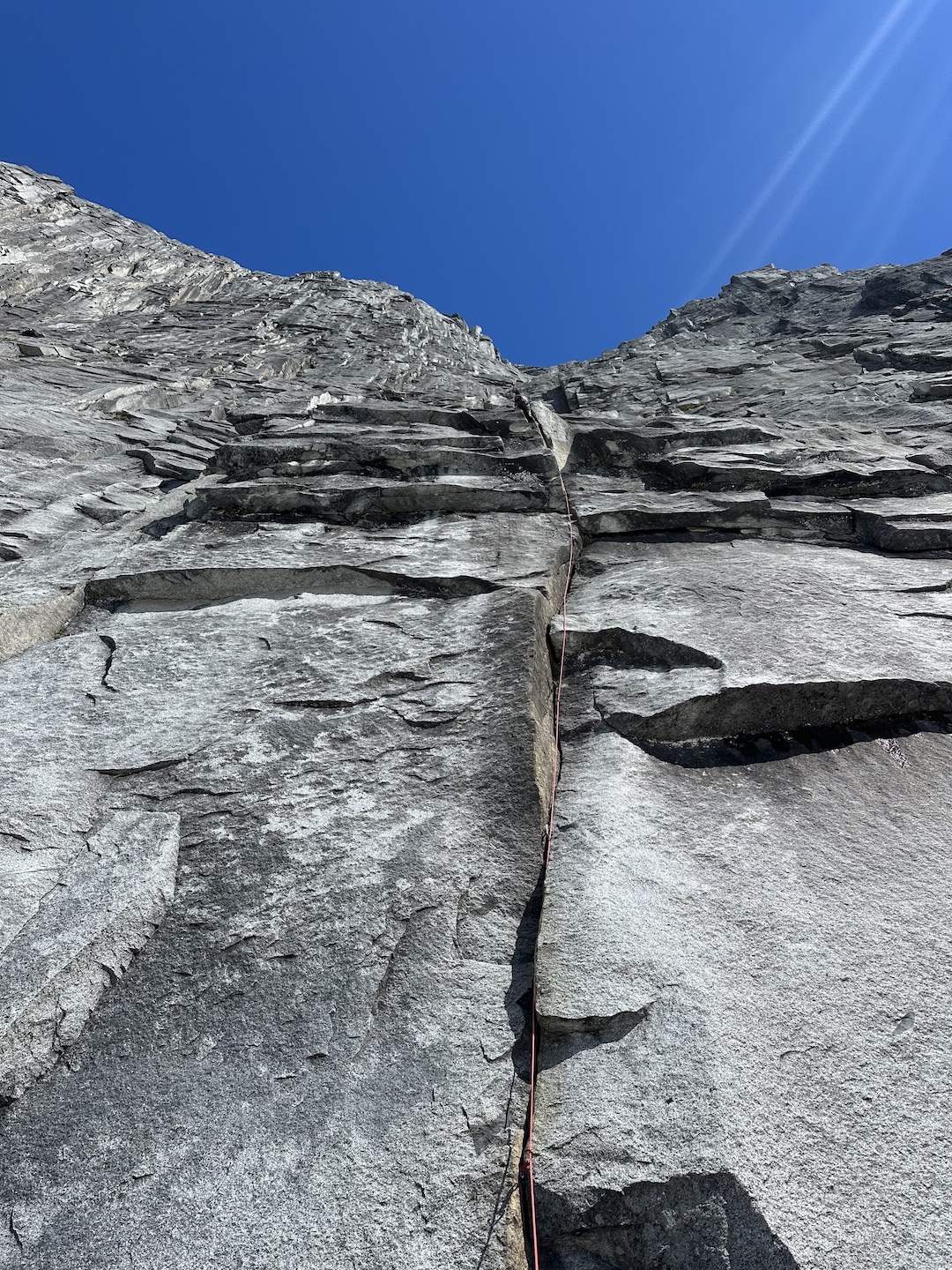 The first and second pitches of Inside Passage. The group’s 2024 rappel line and the route Iron Curtain are to the looker’s left. 