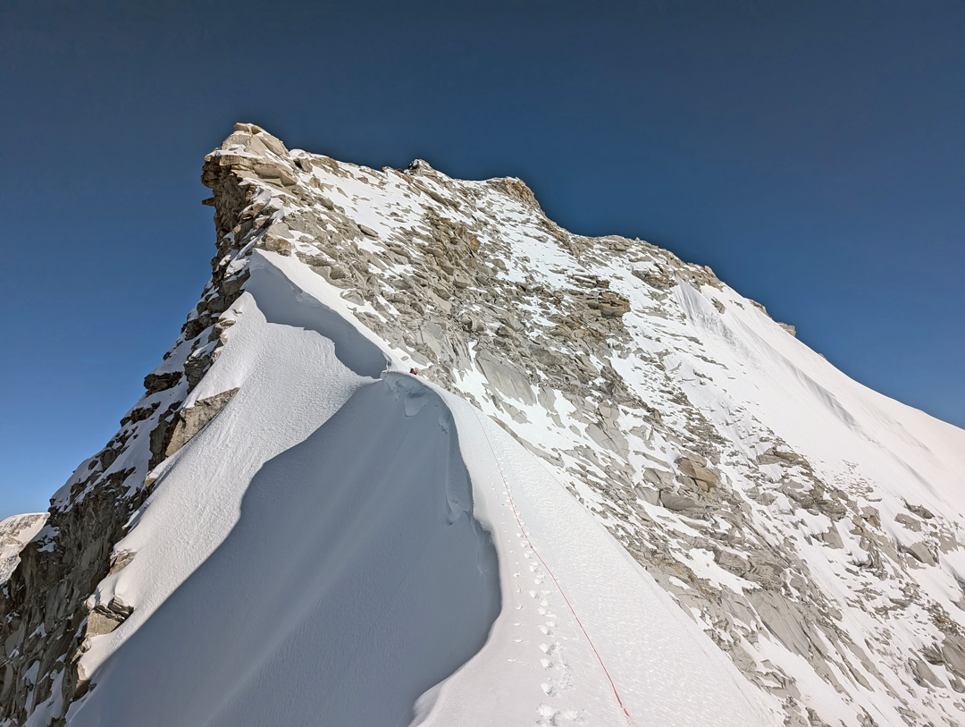 The upper southeast ridge of Angsi Dong Dong.