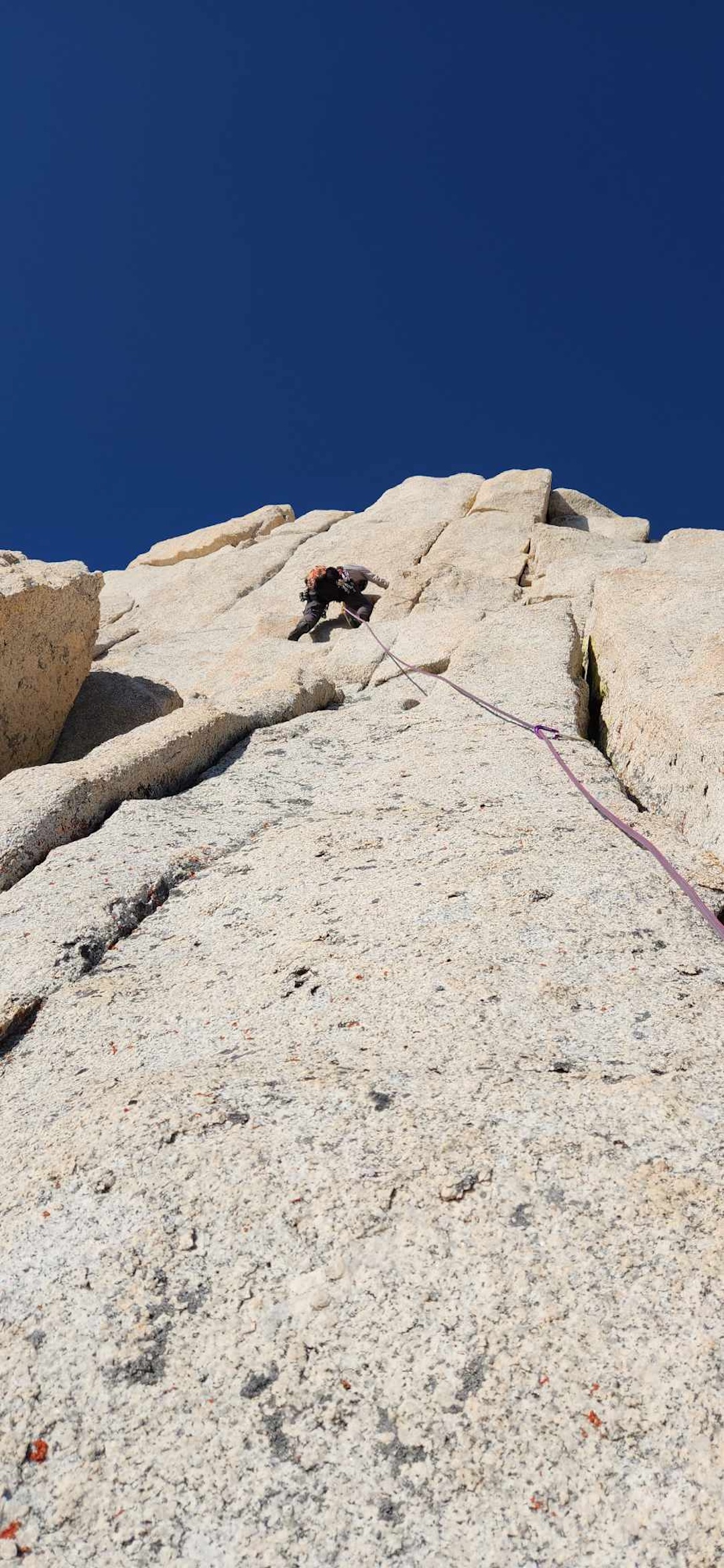 Matt O’Brien leading the third pitch of North Ridge Direct (1,500’, 6 pitches, III 5.10) on Royce Peak, Royce Lakes Basin, Sierra Nevada, California.