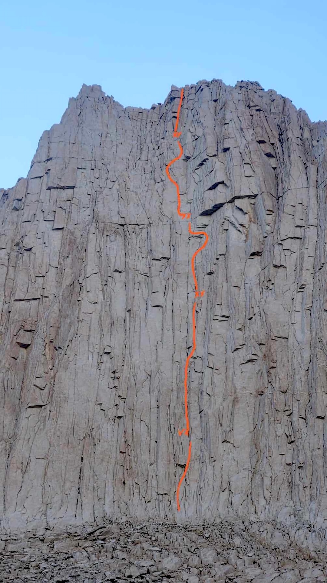 Cooler than a Polar Bear’s Toenails (700’, 5 Pitches, III 5.11-) on Arctic Lake Wall, Sequoia and Kings Canyon National Parks, California. 