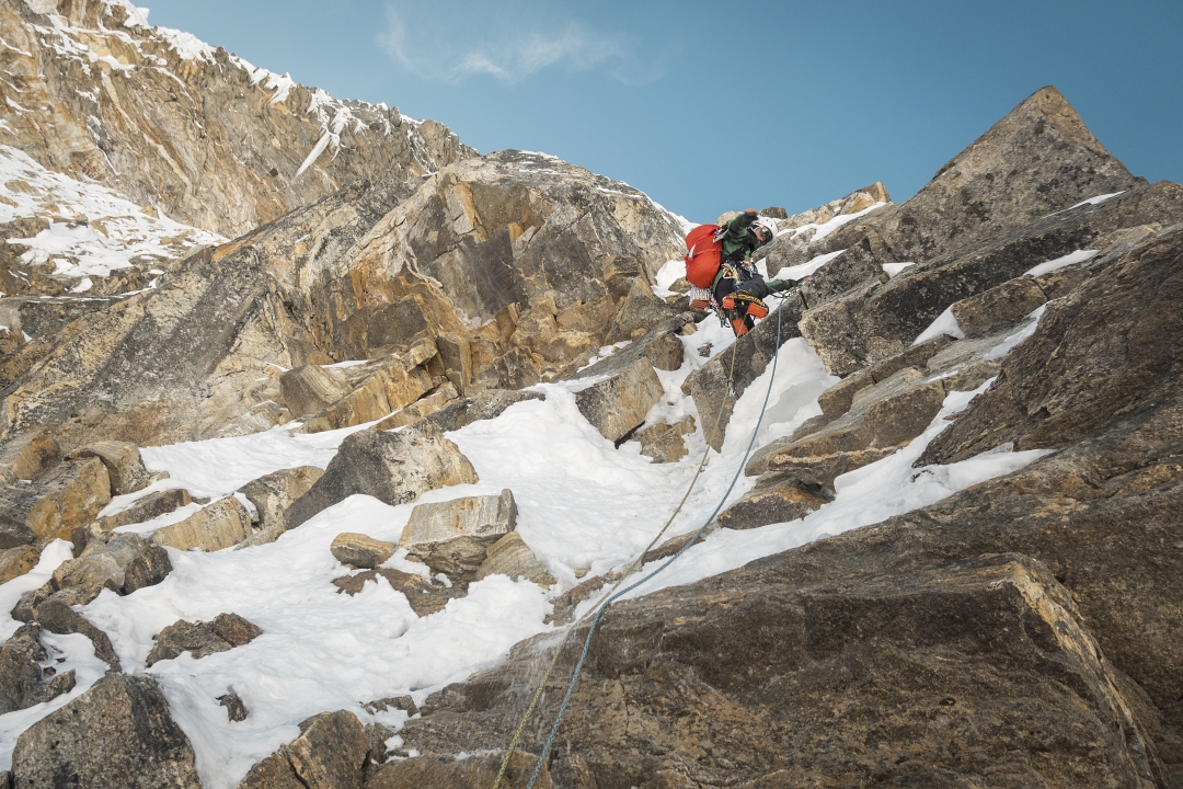 Suguru Takayanagi above 6,000 meters on the northeast face of Pandra, working through the pitch graded M6 by the 2017 French team.