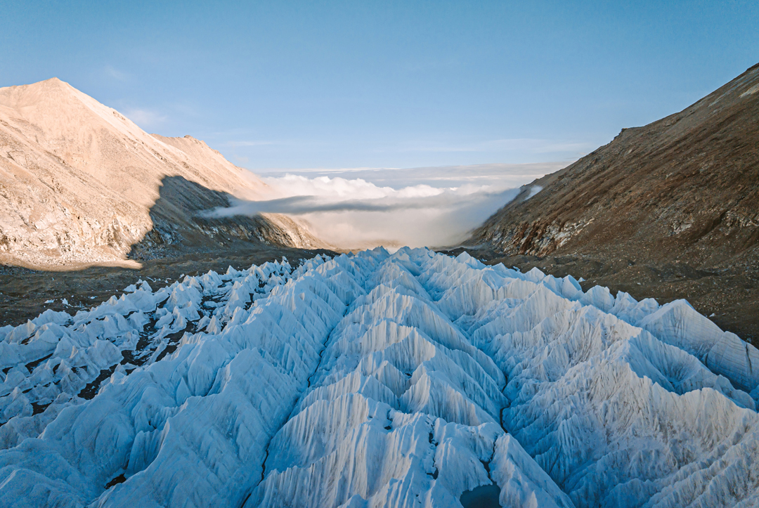 Looking north down the approach glacier leading to Karjiang. 