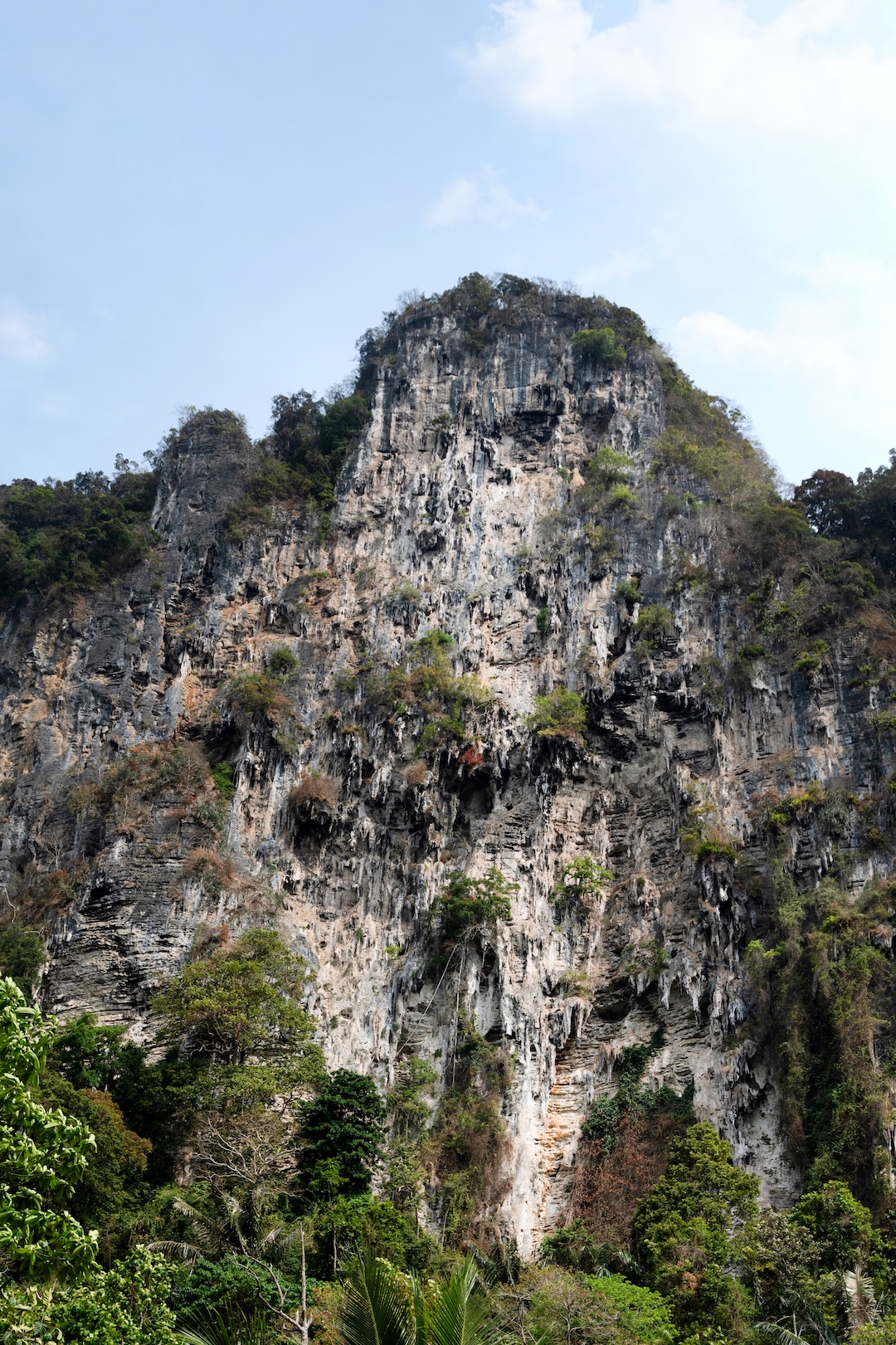 The six-pitch Fun Dee (5.12a) runs up the center of Ao Nang’s Dream Wall. 