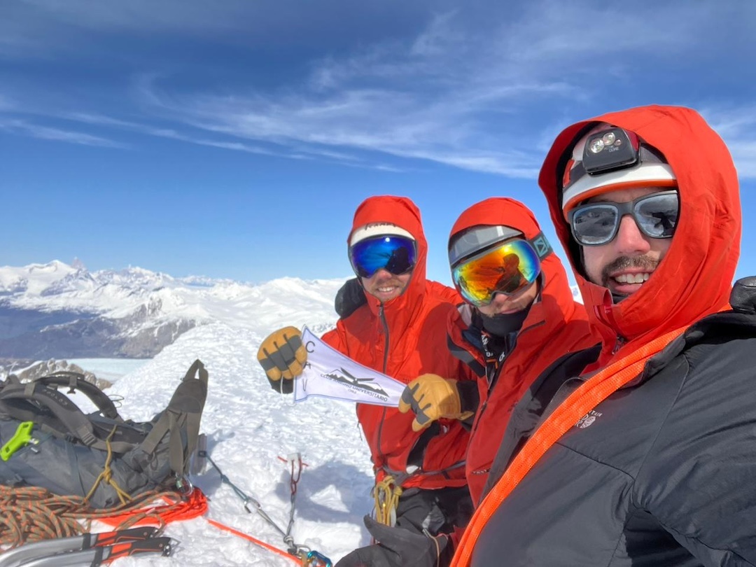 From left to right, Emil Stefani, Martín Hurtado, and Agustín Ferrer
atop Cerro Ambrosio Este.