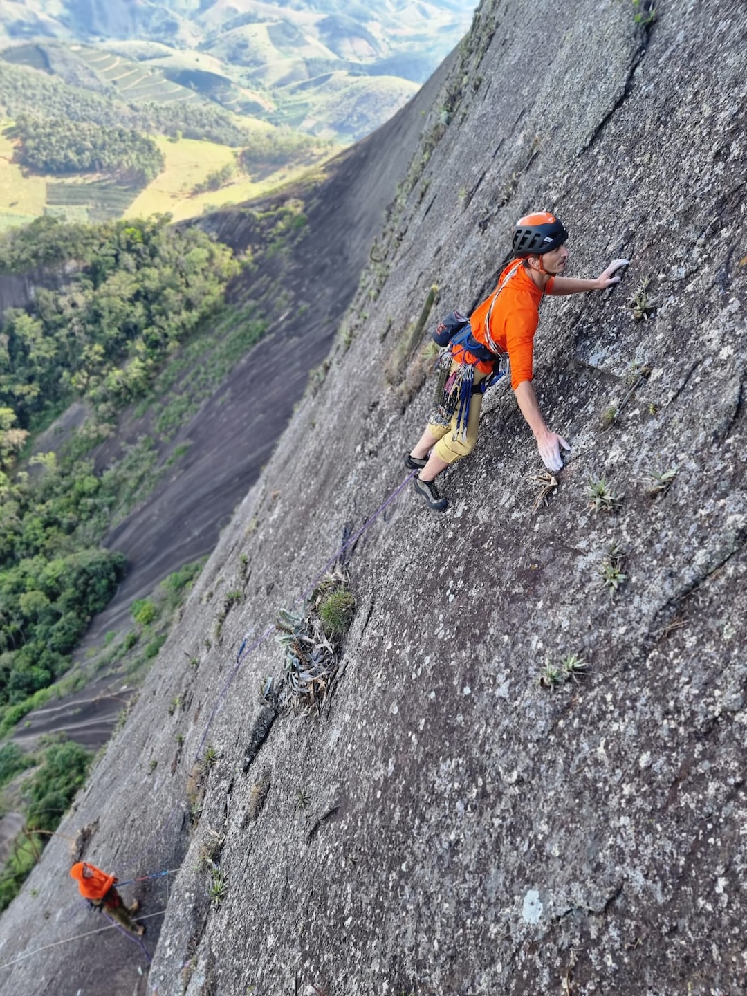 Willian Lacerda rehearses the moves on the eighth pitch of O Trem da Minha Vida.
