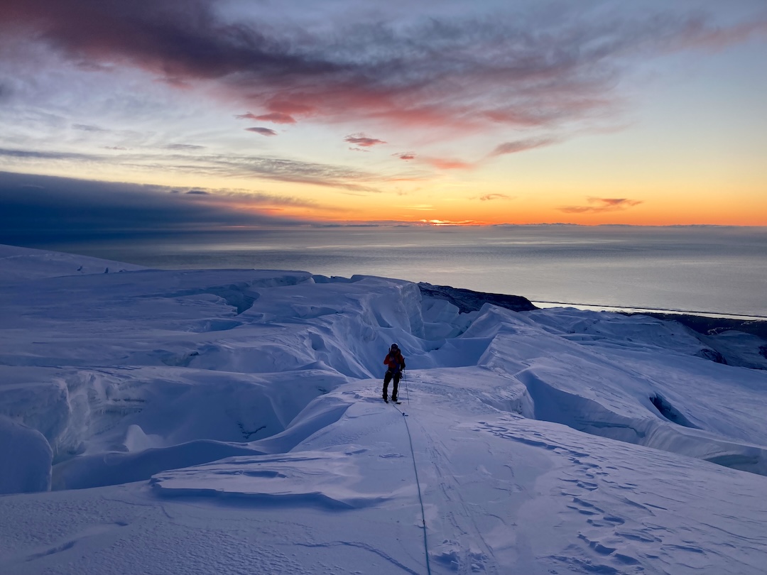 On the lower glacier en route to Hvannadalshnúkur.