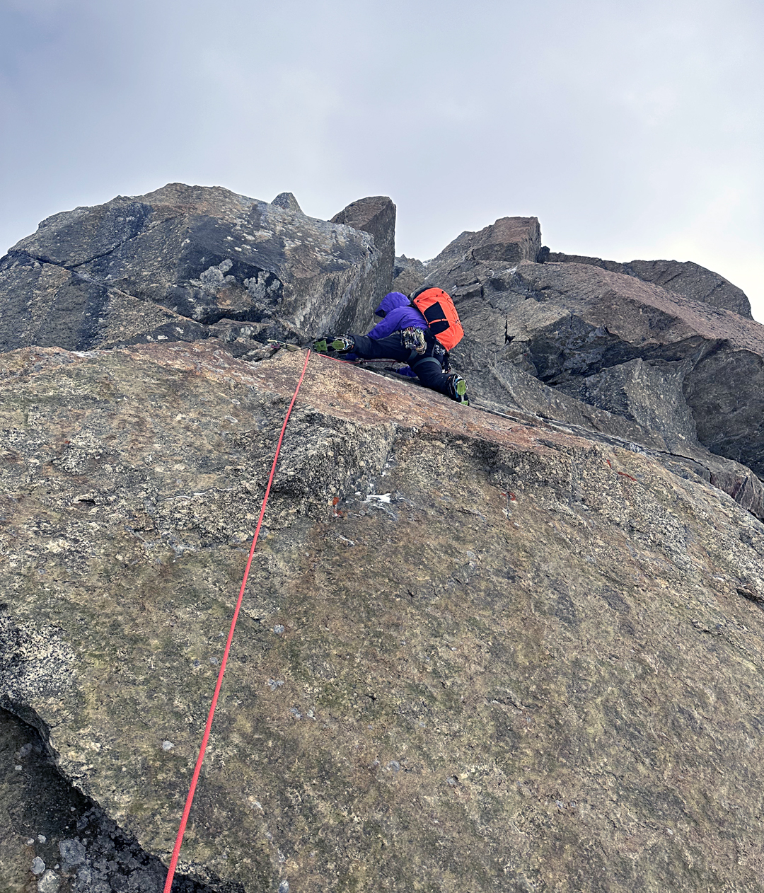 Difficult rock on the southwest ridge of Manamcho. 