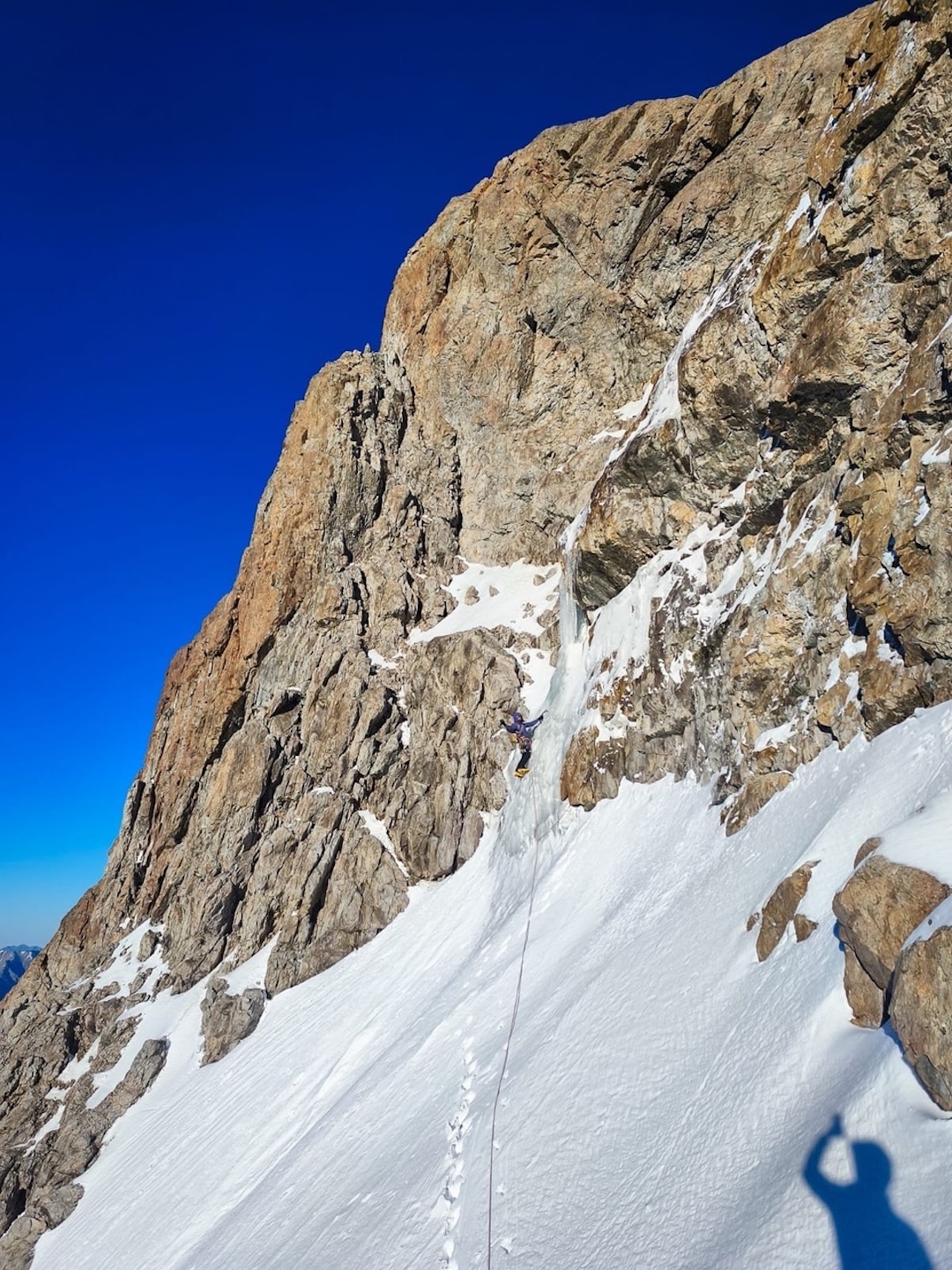 Raimundo De Andraca starting the second day on the south ridge of Cerro El Brujo Sur with steep ice. 
