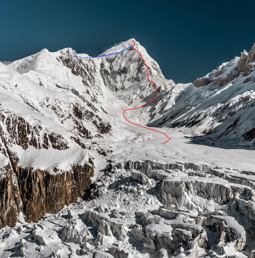 Looking up the Basin Glacier to the 2025 route up the east ridge of Spantik, ending about a rope length below the summit. The blue line marks the descent route onto the crest of the southeast ridge (normal route). 