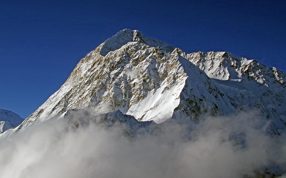 The lengthy southeast ridge of Makalu, falling toward the camera, as seen from Shershon. 