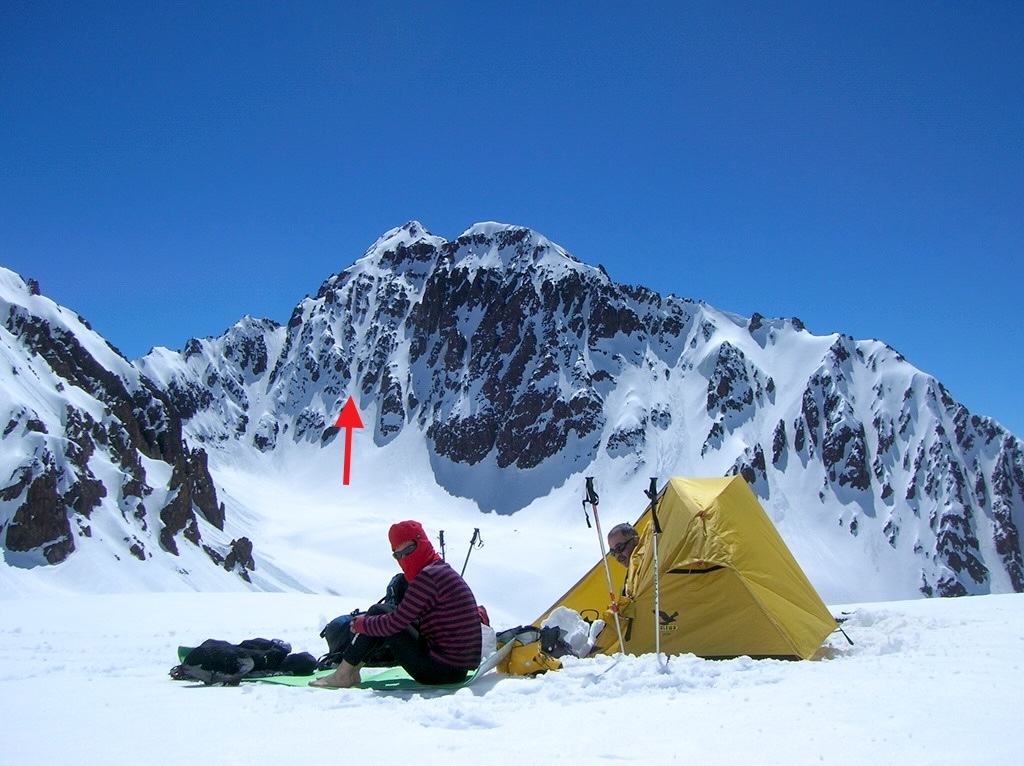 Cerro Hosco as seen in spring 2005. The arrow marks the start of the first ascent route in 2025. The face and area were much drier then. 