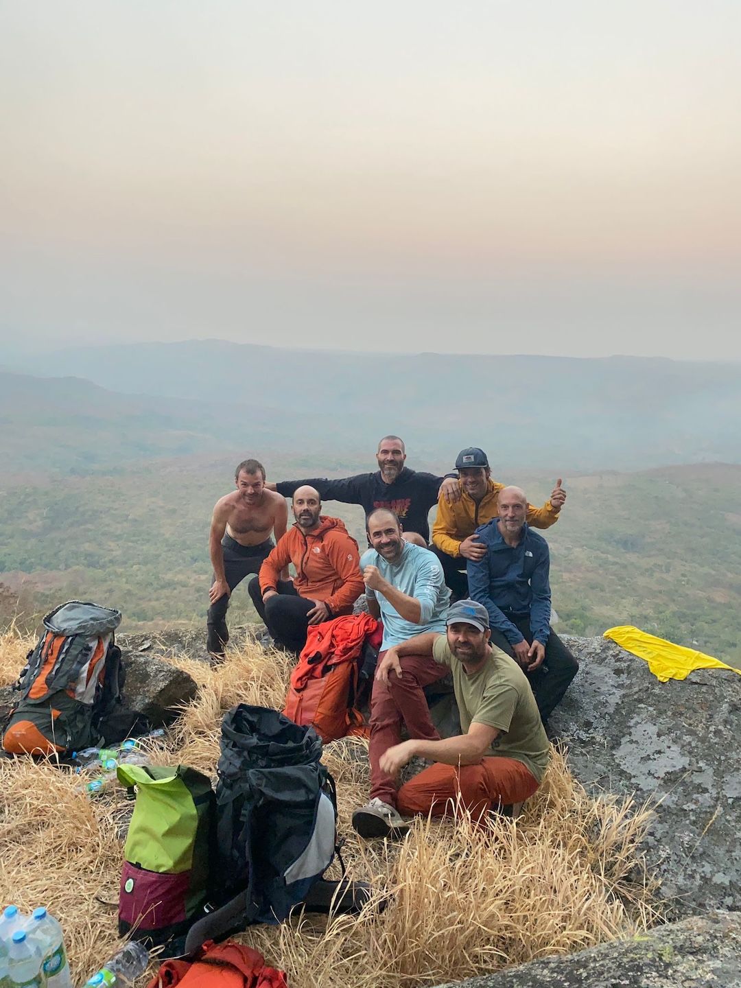 The full Spanish team, beginning with Gonzalo Torres (shirtless, left) and continuing clockwise; Álvaro García, Indi Gutiérrez, Miguel A. Díaz, Juanjo Medina, David Matos, and Manu Ponce (orange jacket, left). 
