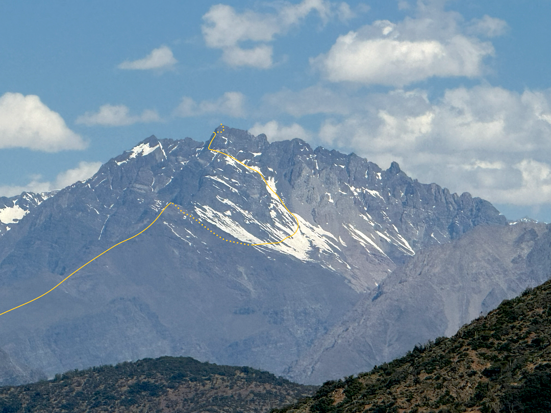 Overview of the route through the west face of Cerro Socavones. 