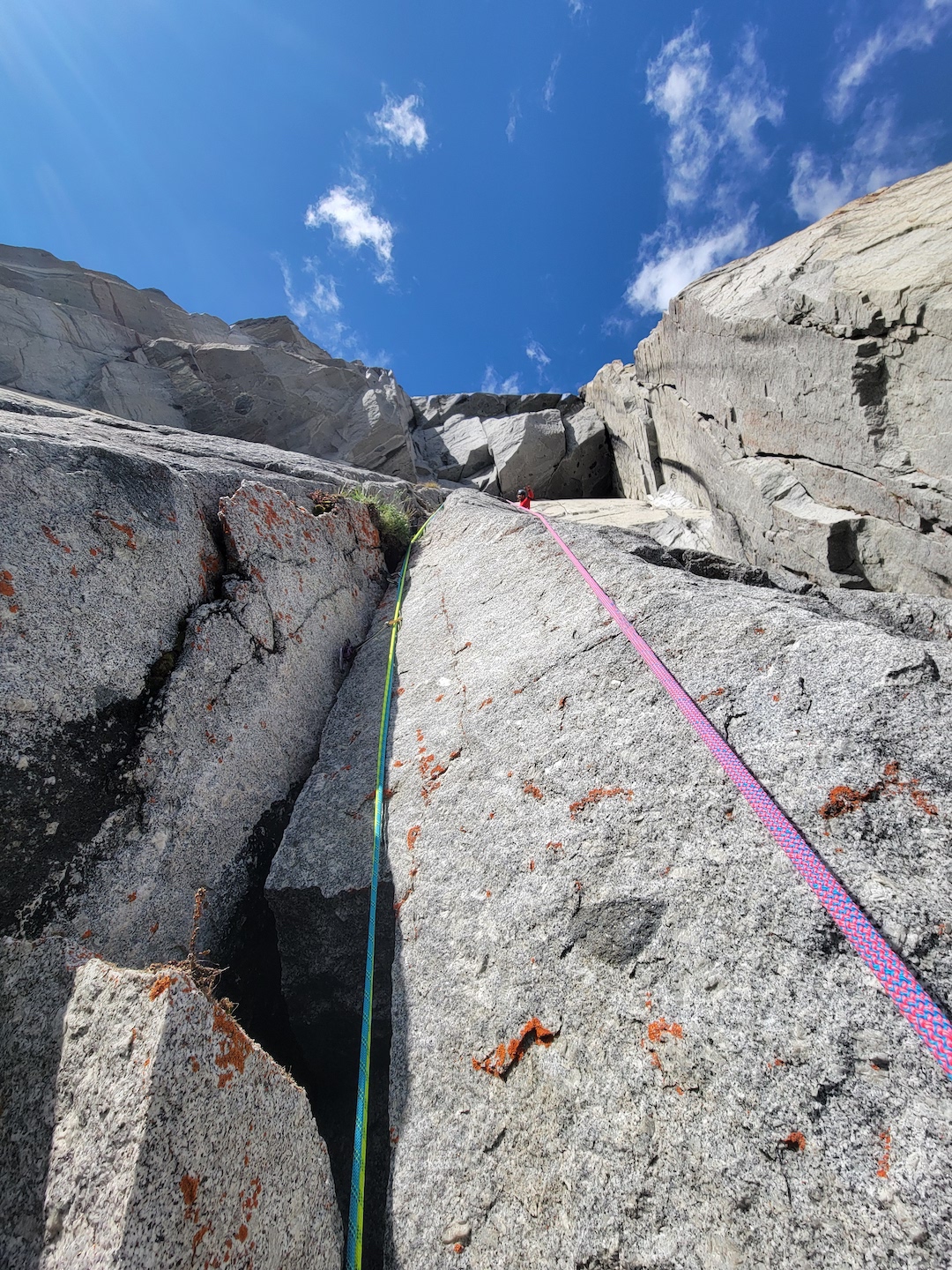 Enrico Bittelli climbing pitch four during the team’s first ascent of L’oro dello Yukon (400m, 5.11 A3) on Middle Huey Spire.