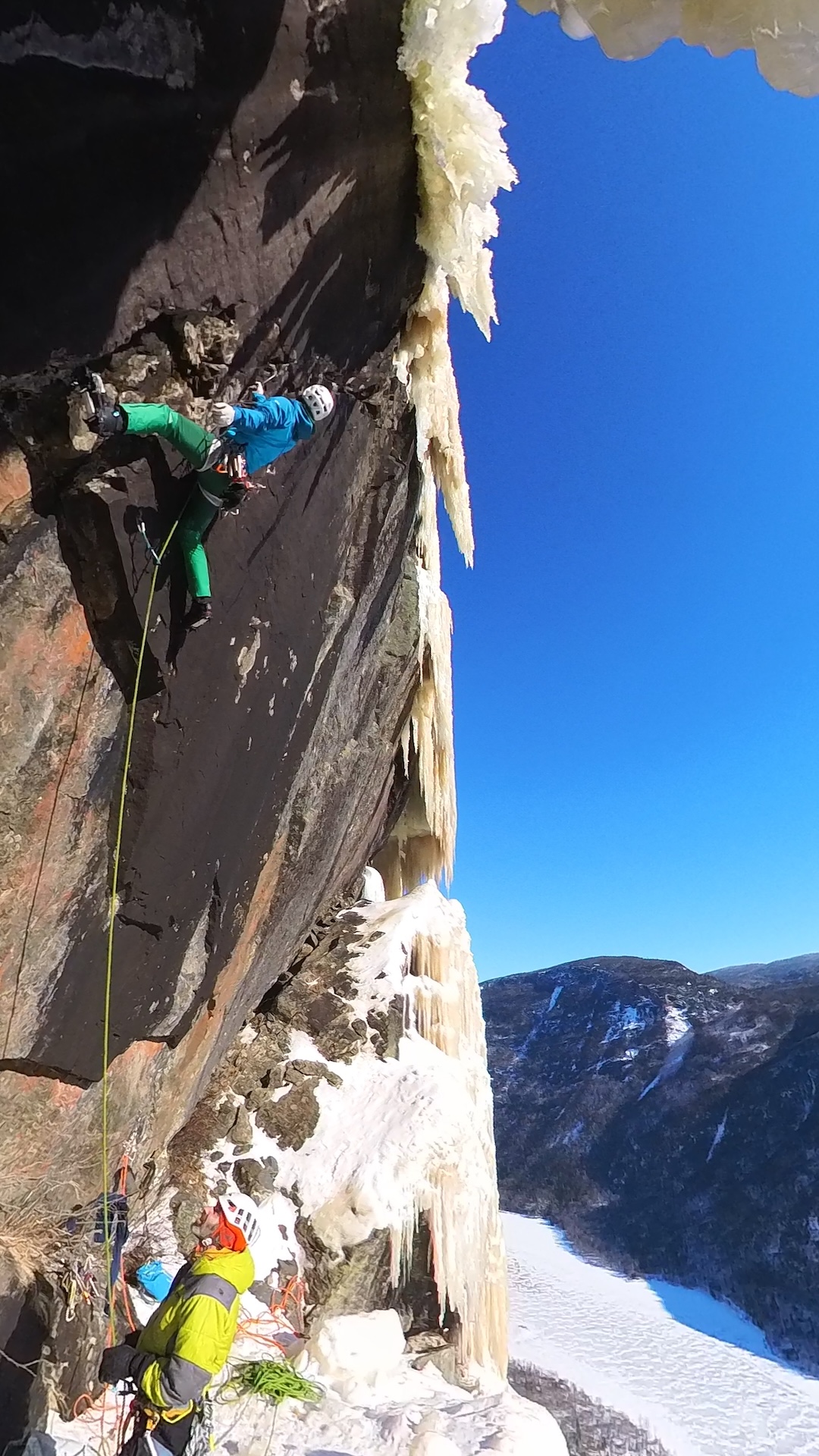Vincent Landry leading La Pomme d’Adam (WI6 M8+/M9), a variation to the fifth pitch of La Pomme d’Or.