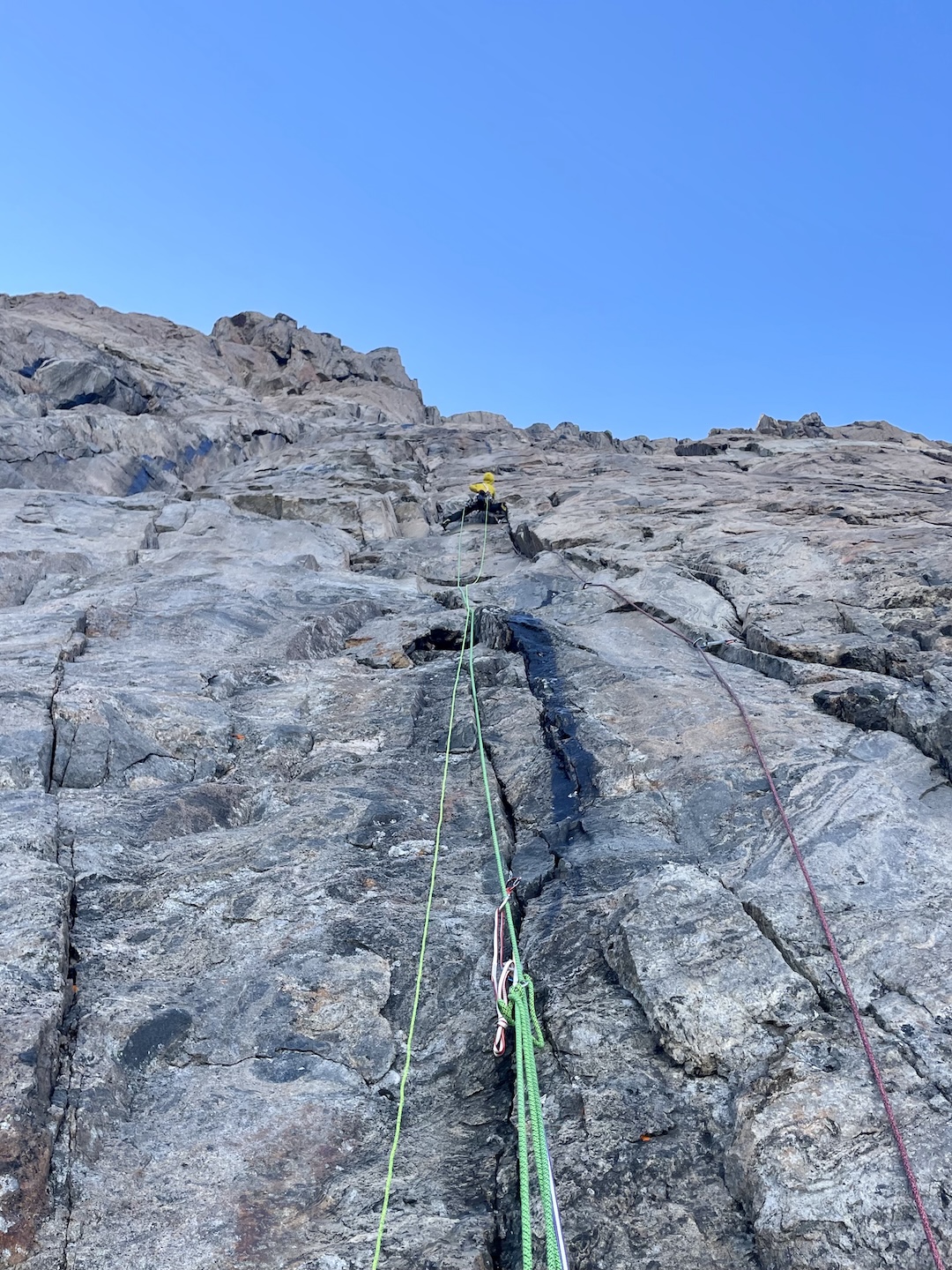 Ben Kent questing for a continuation crack high—pitch 8 (E3 5c/6a)—on Simon’s Route. 