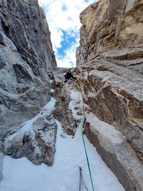 Alex Gruber on the second pitch of Suspiro del Quenual, south face of Urus Oeste II. 