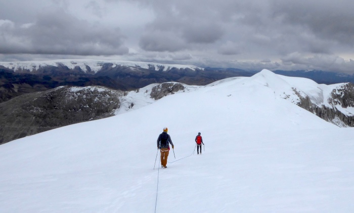 Descending from the summit of Nevado Pumanota (5,516m). In the background is the broad Ritipampa de Quelcaya ice cap.