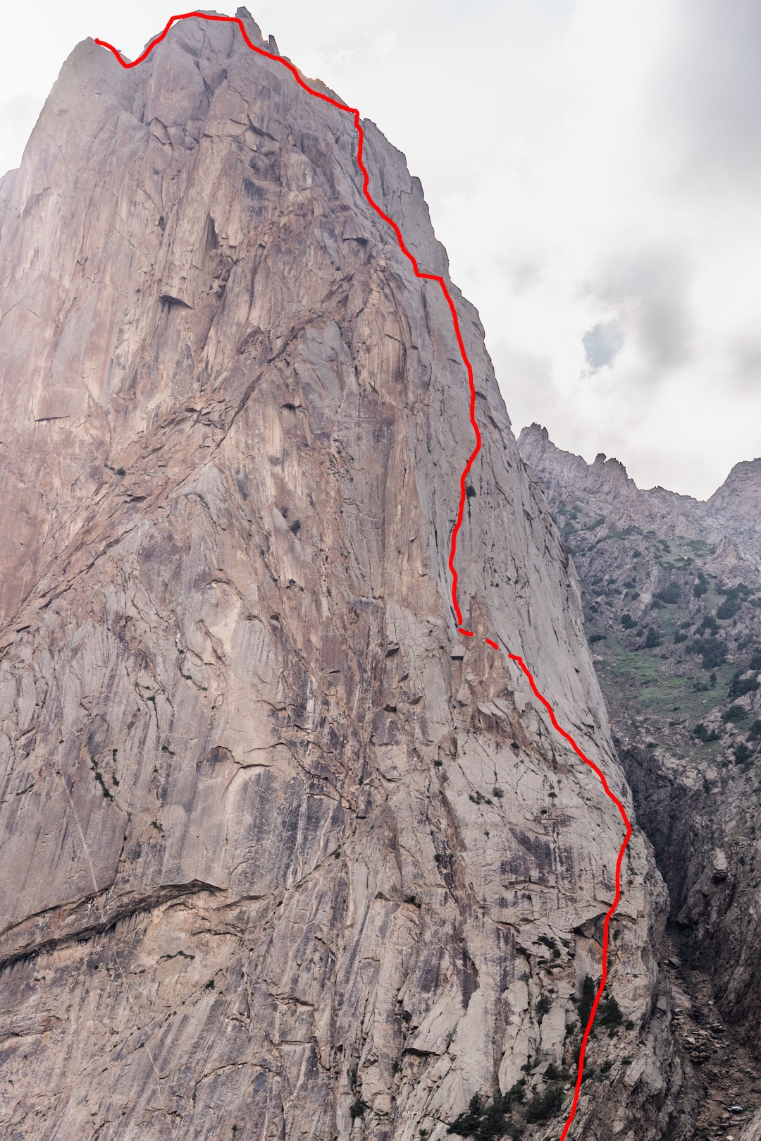 The Popova-Prokofiev route on Yellow Wall. The route gained 650 meters and had a total of 18 pitches.