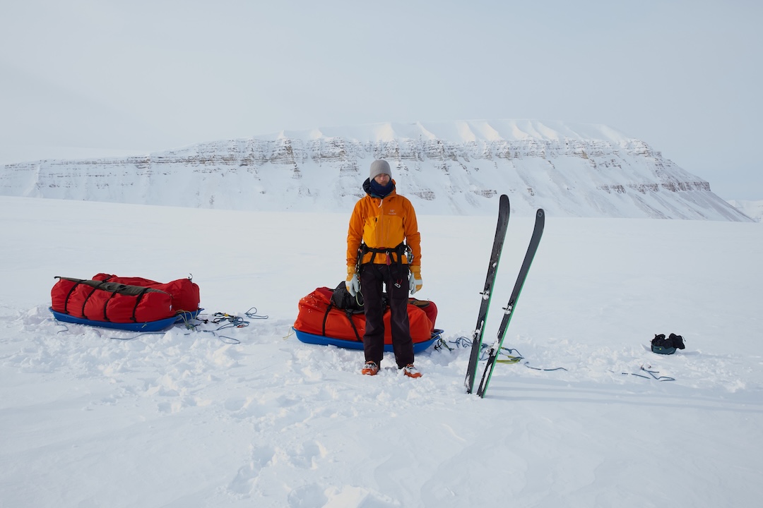 Ed Luke waiting for the wind at the edge of the ice cap. A turning point for the pair’s progress North toward the Atomfjella mountains. 