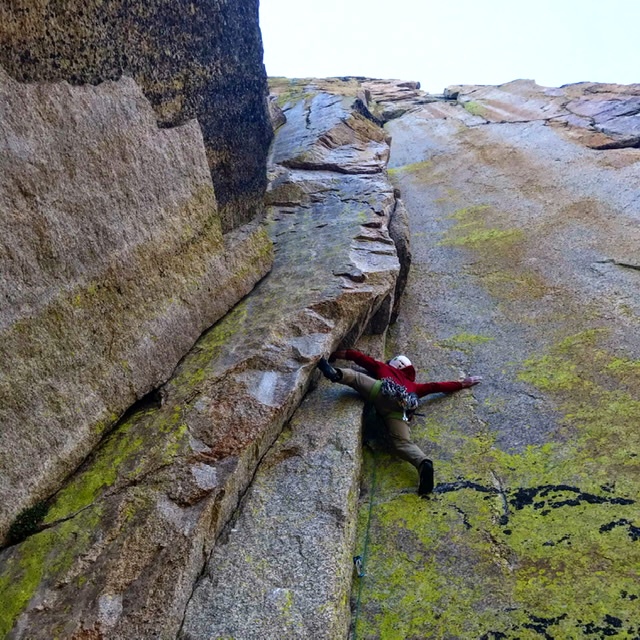 Brady Johnson stemming on Siren’s Song, a 5.12 variation to the three-pitch Mermaid’s Tale (5.11b), on the Bookshelf. 
