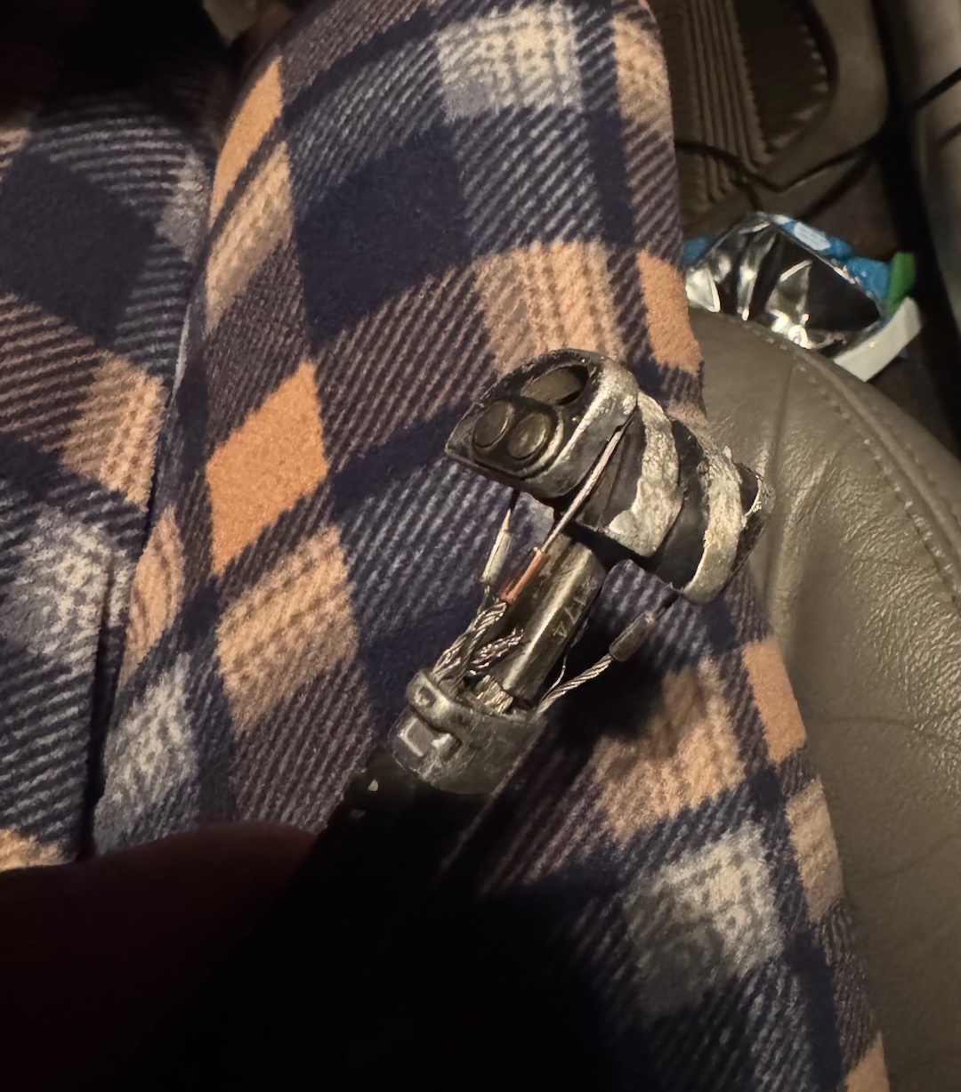 Ogle’s No. 0.4 Z4 missing a chunk of an inside cam.